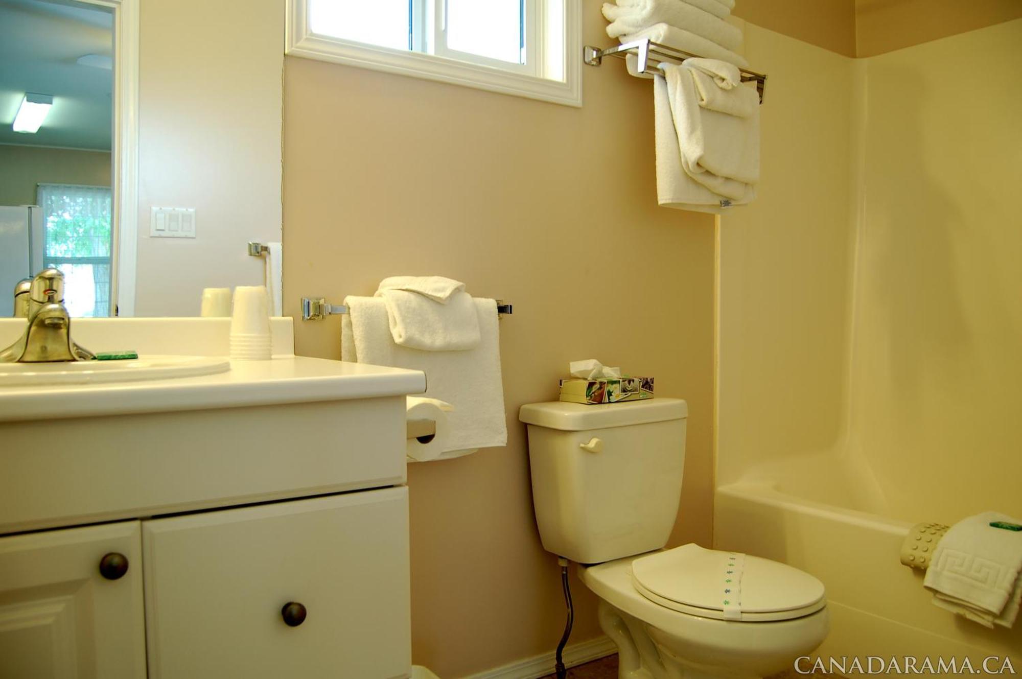 Rosedale Motel Summerland Room photo