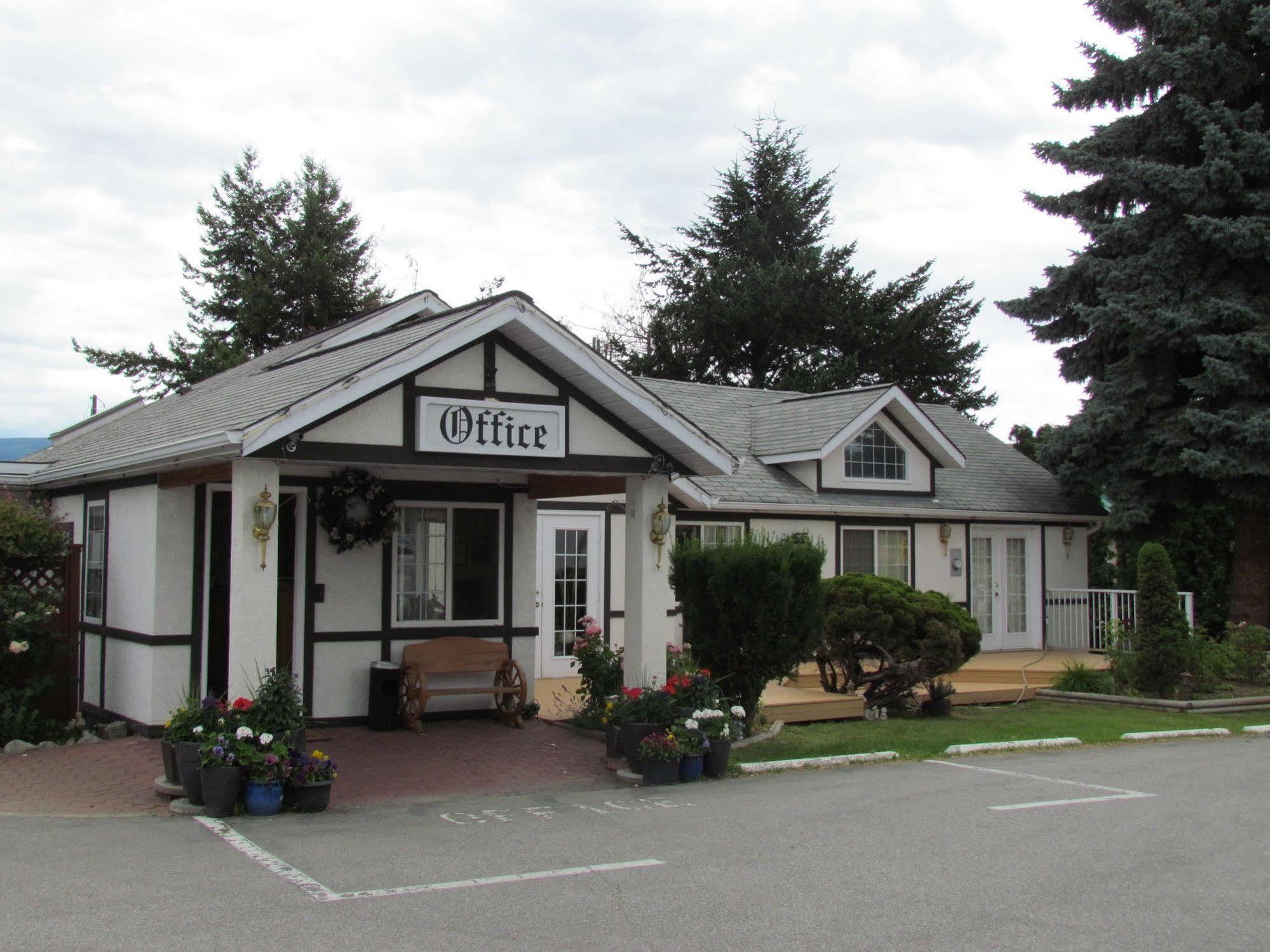 Rosedale Motel Summerland Exterior photo